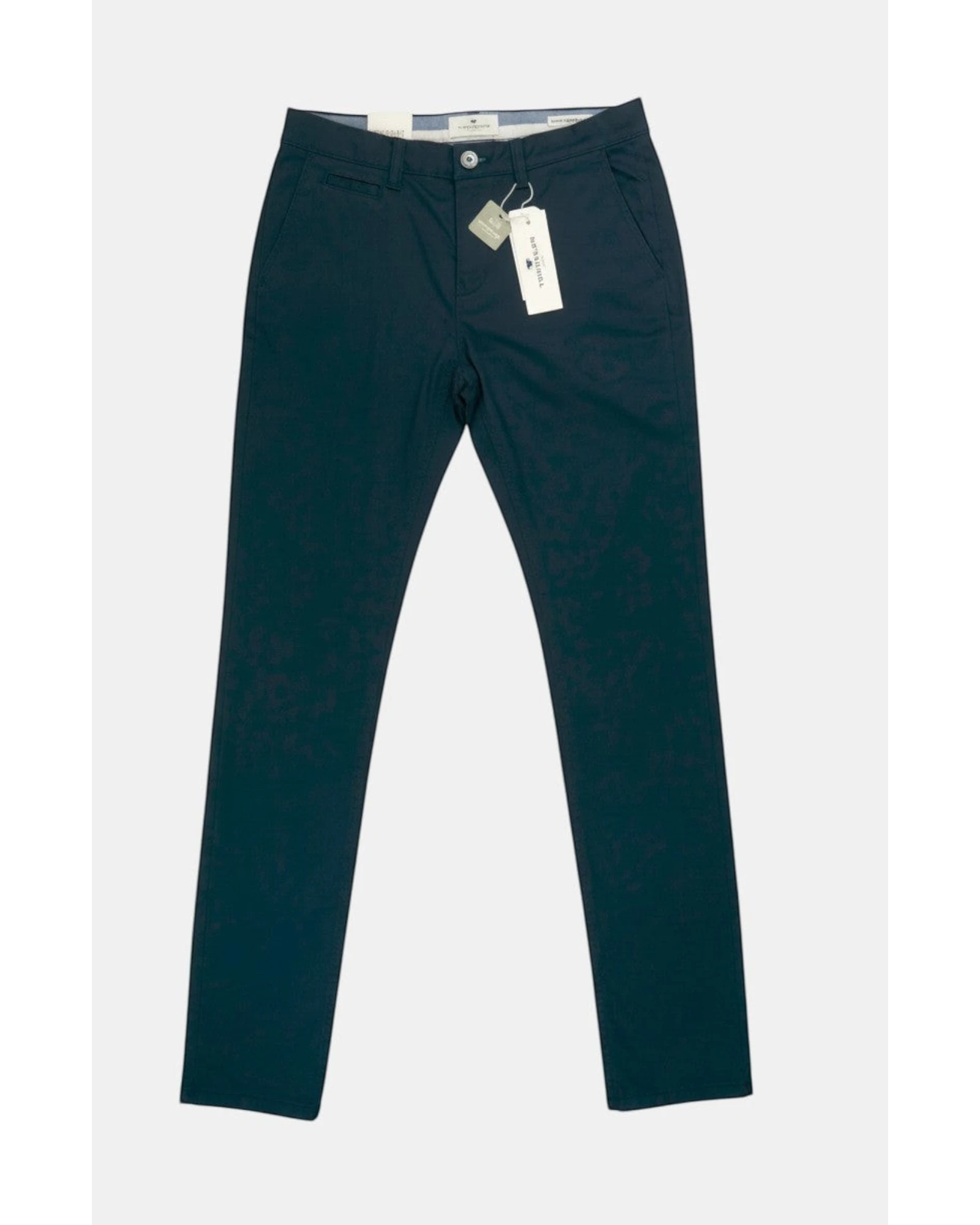 Pantaloni da uomo Tom Tailor Travis Slim blu scuro in cotone organico elasticizzato, vestibilità slim, chiusura con bottone e zip, tasche laterali e posteriori.