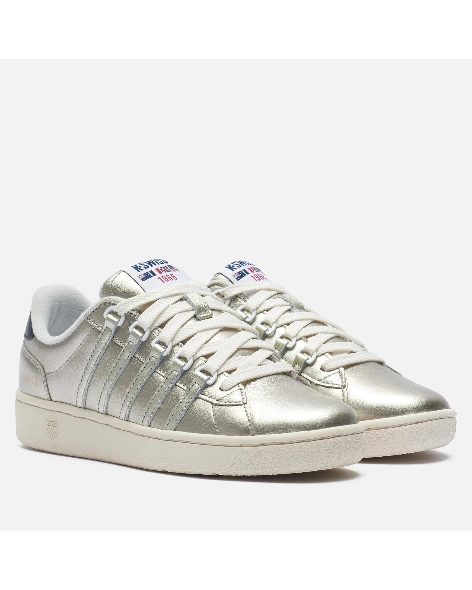 Sneakers K-SWISS Slammclassic CC da donna color champagne con lacci bianchi e suola in gomma. Dettaglio logo K-SWISS.