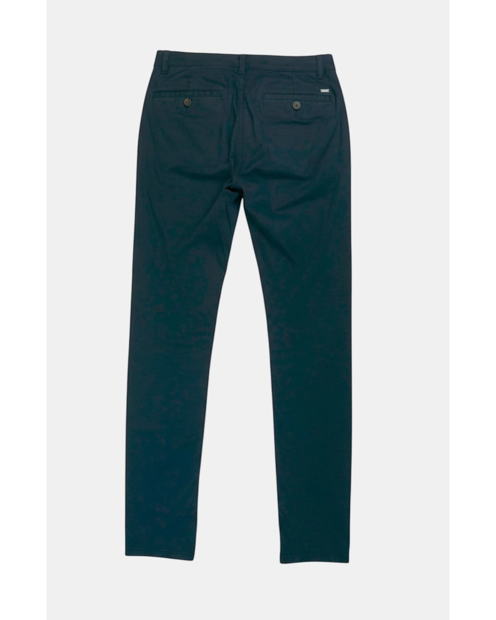 Pantaloni da uomo Tom Tailor Travis Slim blu scuro in cotone organico elasticizzato, vestibilità slim, chiusura con bottone e zip, due tasche laterali e posteriori.