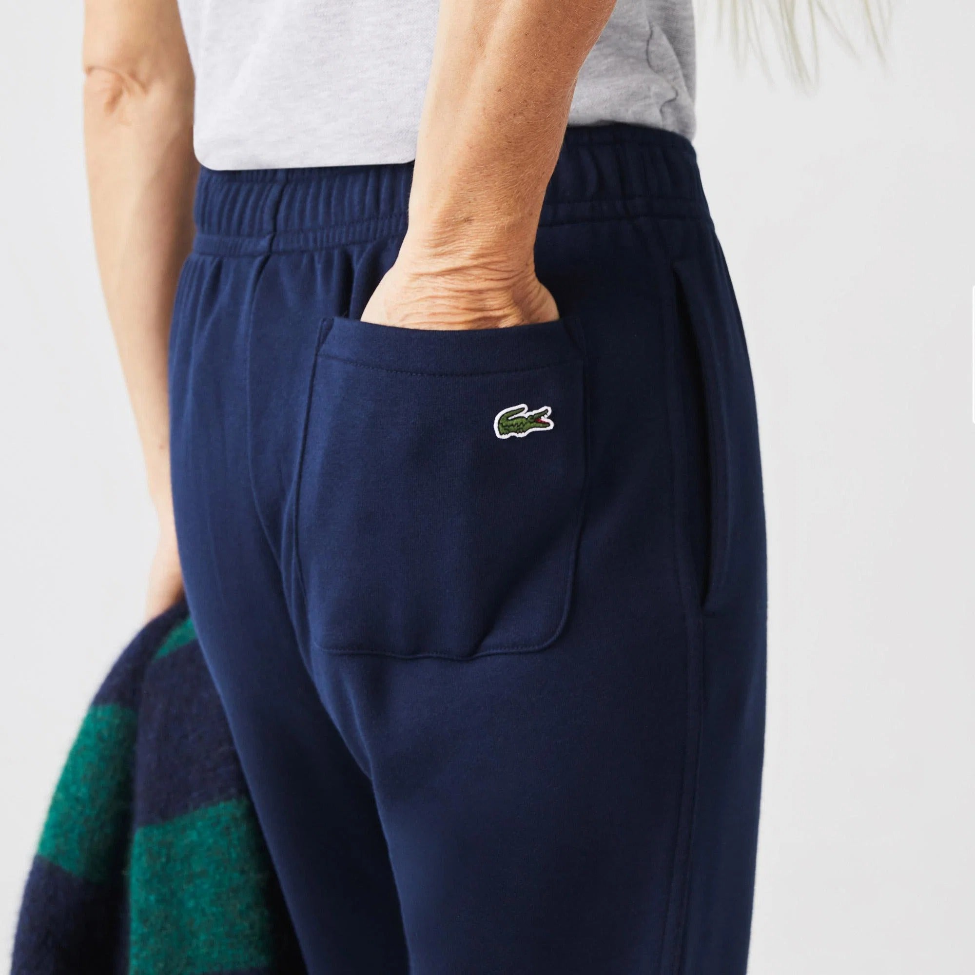 Pantaloni Lacoste XF7989 in pile leggero