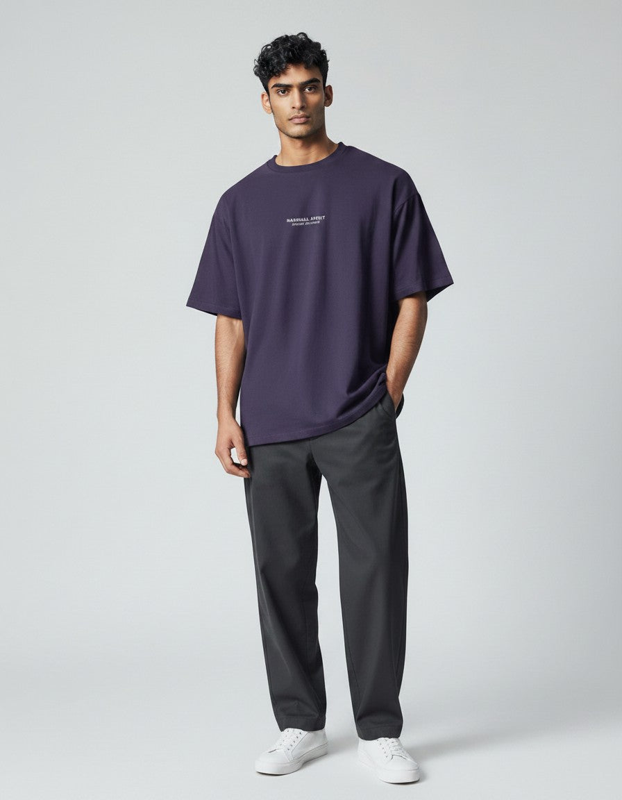 T-shirt Marshall Artist Injection in cotone viola intenso, taglio relaxed, logo sul petto e nastro diagonale. Taglia L.