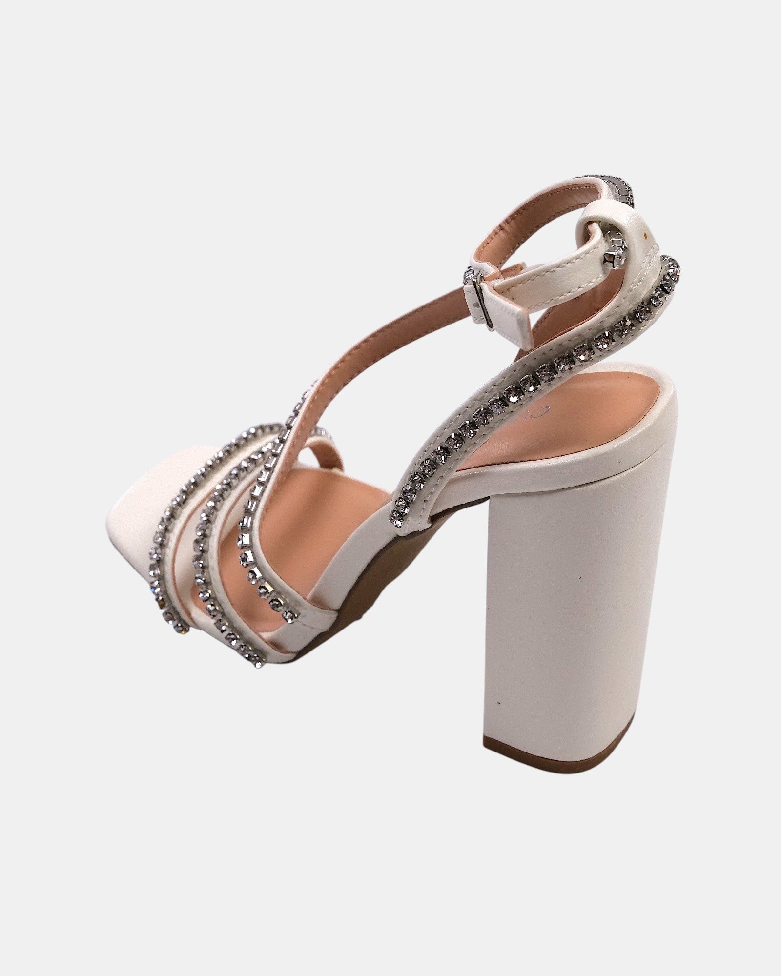 ULTIMATAGLIA.COM sandali bianchi con tacco largo e strass, cinturino alla caviglia e punta quadrata.