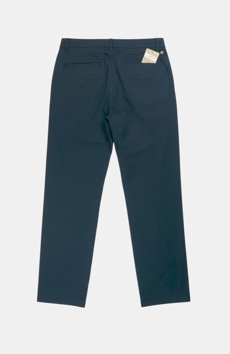 Pantaloni chino da uomo Tom Tailor Denim Loose Chino blu scuro in cotone elasticizzato, vestibilità ampia, con tasche posteriori.